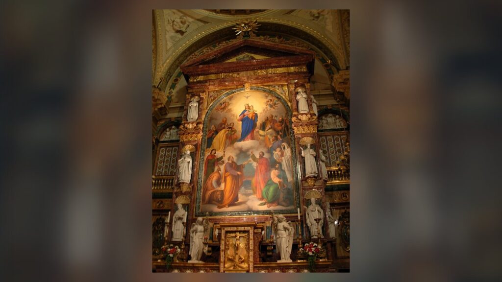 Altar-mor da basílica de Turim com o quadro de Maria Auxiliadora pintado por Tommaso Lorenzone