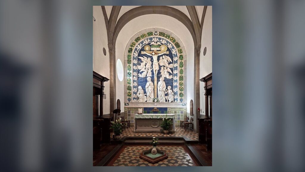 Capela dos Sagrados Estigmas no Alverne, com a Crucifixão de Andrea della Robbia: a união com a Paixão