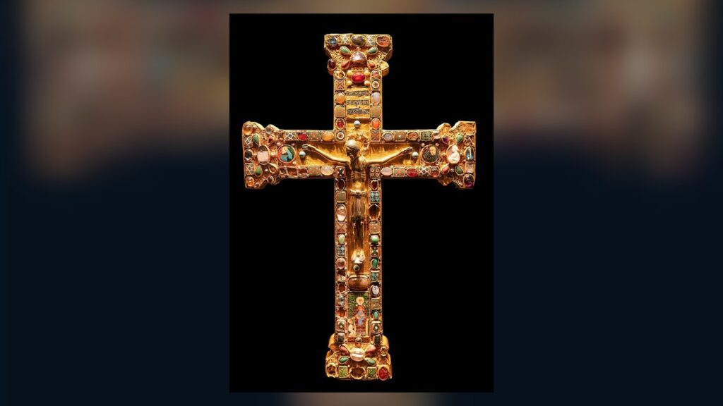 Cruz de Matilde, de Essen: crucifixo de ouro com a figura de Cristo e a placa INRI no alto