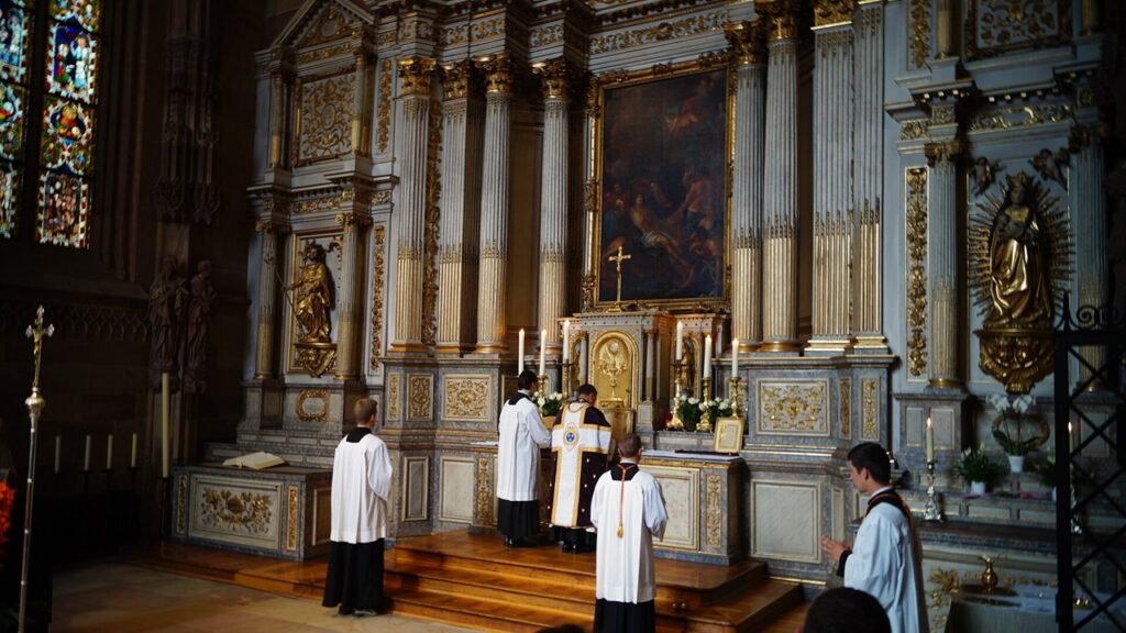 Missa Tridentina solene na Catedral de Estrasburgo