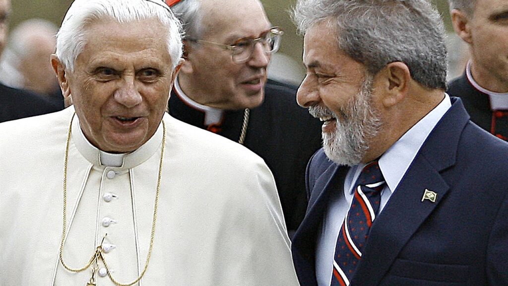 Chegada de Bento XVI a São Paulo em 9 de maio de 2007