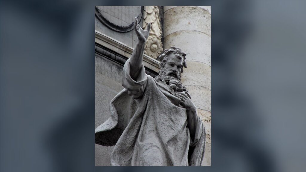 Estátua de Santo Ireneu de Lyon, Padre da Igreja do século II e doutor da Igreja desde 2022