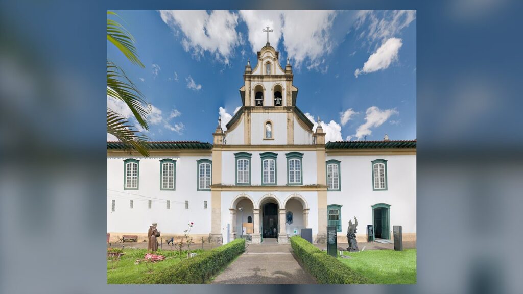 Fachada do Mosteiro da Luz, em São Paulo, fundado por Frei Galvão, frade franciscano e padre
