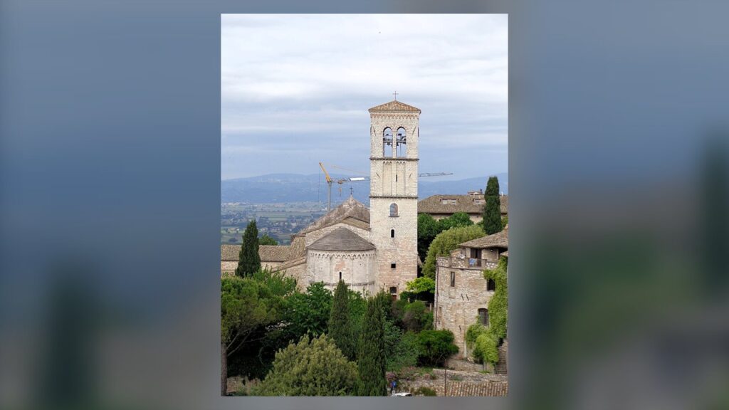 Igreja de Santa Maria Maggiore em Assis, o Santuário do Despojamento onde repousa Carlo Acutis