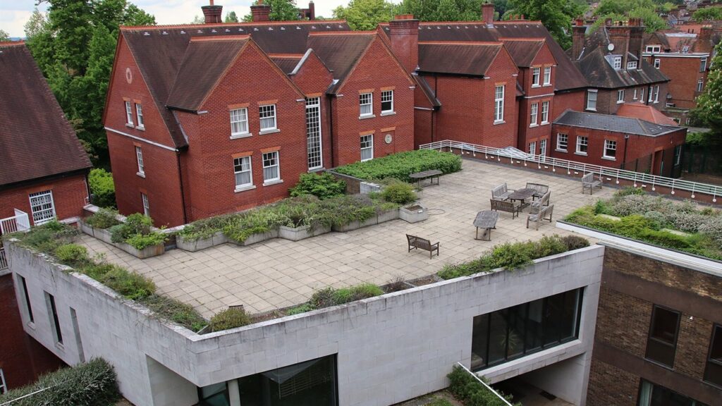Netherhall House, residência universitária em Londres mantida como obra corporativa do Opus Dei