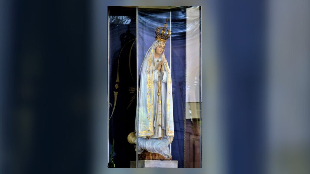 Primeira imagem de Nossa Senhora de Fátima, venerada na Capelinha das Aparições