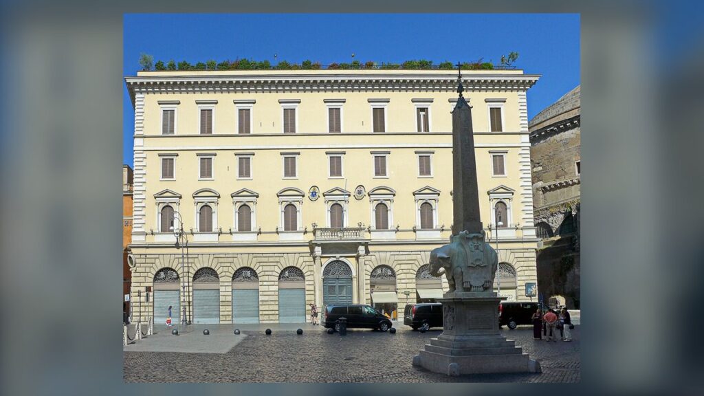Palazzo Severoli, sede da Pontifícia Academia Eclesiástica, onde se formam os diplomatas da Santa Sé