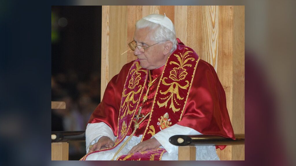 Bento XVI em celebração na Basílica de Aparecida em 12 de maio de 2007