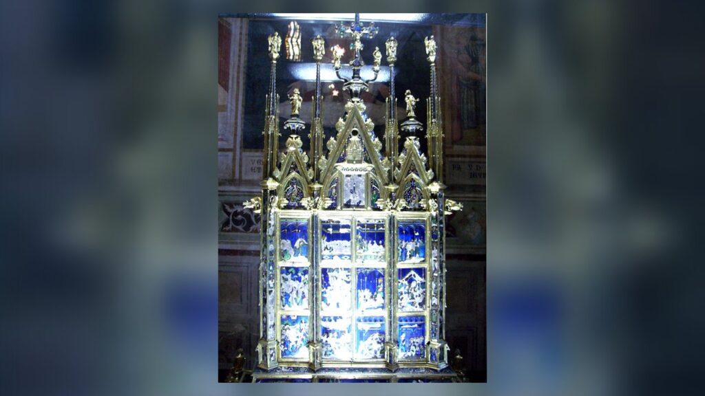 Relicário de ouro e esmaltes feito para o corporal de Bolsena, venerado na catedral de Orvieto