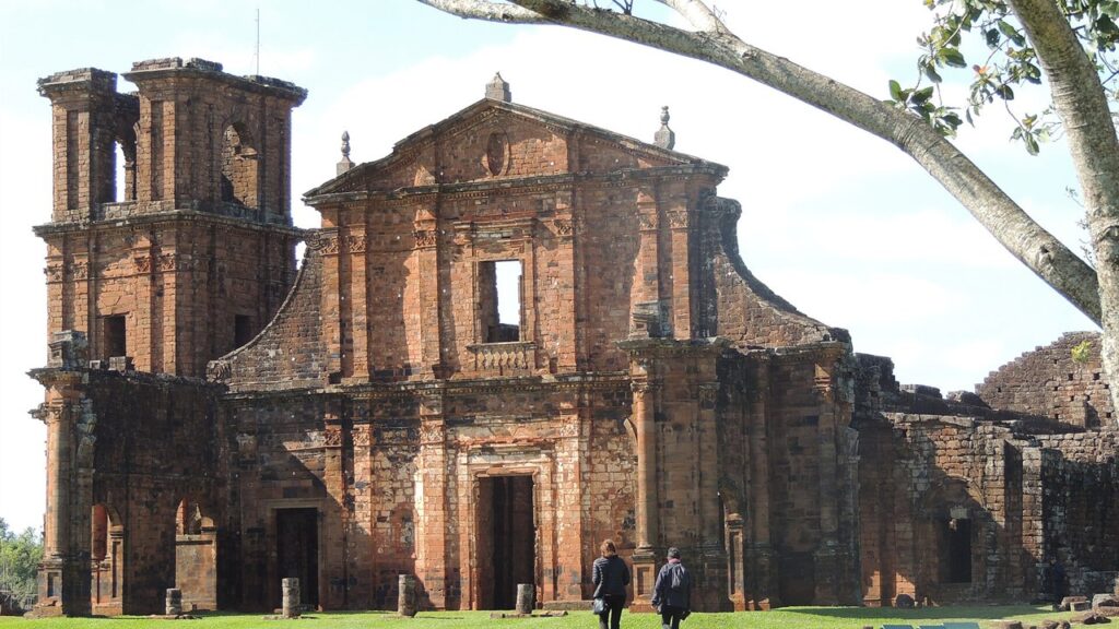 Ruínas da igreja de São Miguel das Missões, redução jesuítica guarani no Rio Grande do Sul