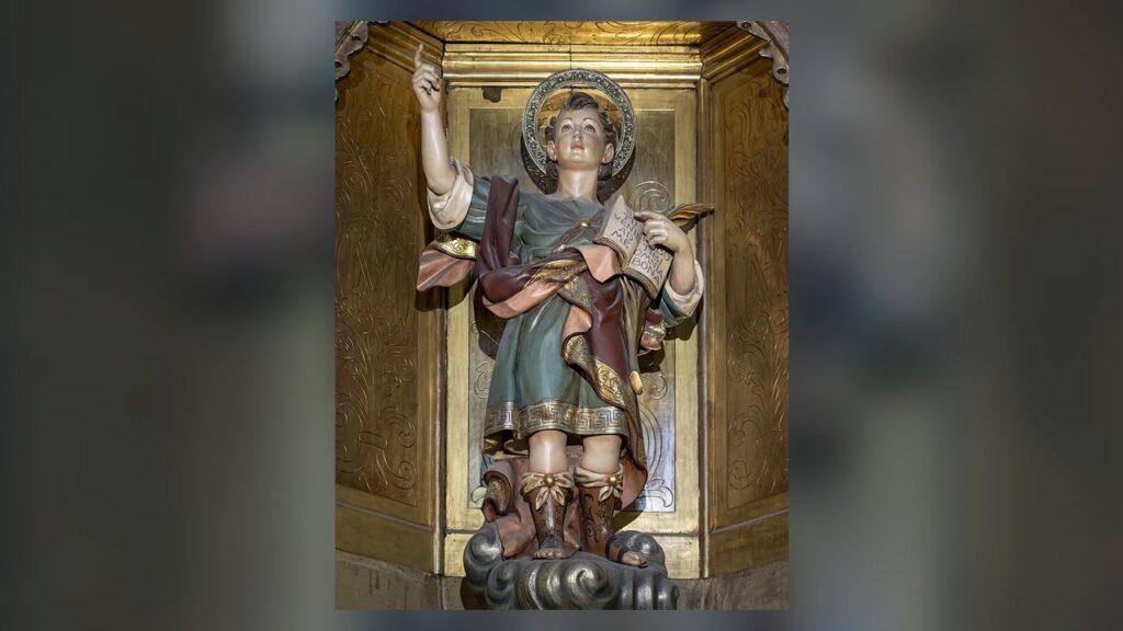 Estátua de São Pancrácio de Roma no retábulo barroco da Catedral de Barcelona